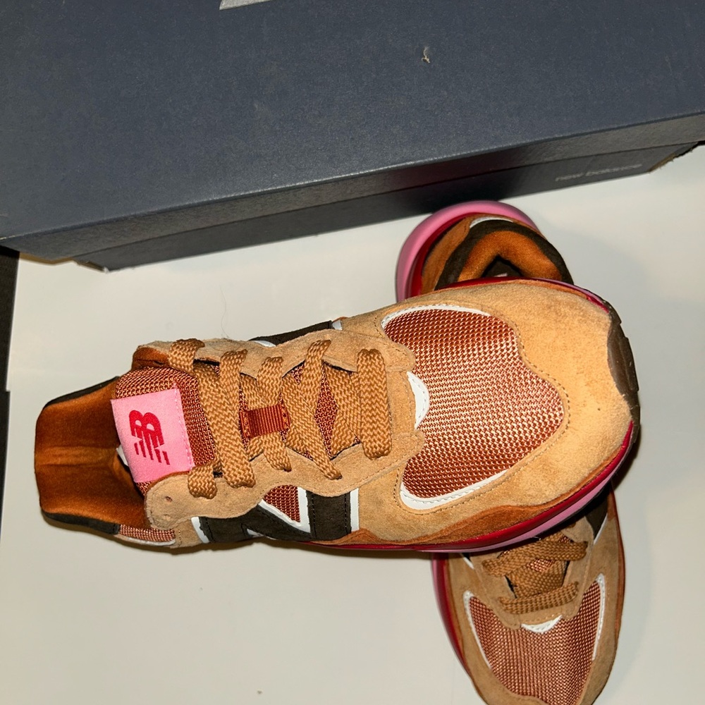 New Balance Brown and Pink Athletic Shoes Men’s Size 8 - Picture 5 of 8